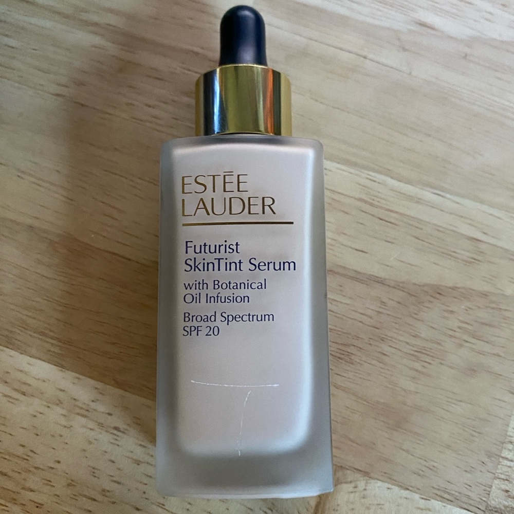 Futurist SkinTint Serum Foundation
With Botanical Oil Infusion SPF 20 Cool Bone - Picture 3 of 4